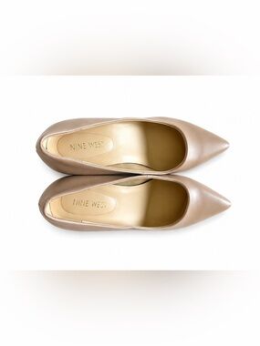 Nine West Women’s Tan Pointed Toe Flats Size 7M Classic Slip-On Dress Shoes